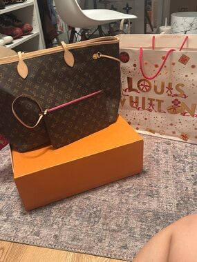 Shoulder Bags